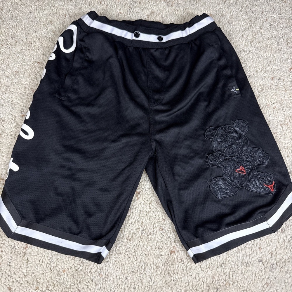 Screen‎ Shot Men's Basketball Shorts Small Black Embroidered Black Red Bear Bull
